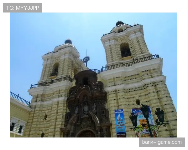 秘鲁队控球战术惊艳南美，引领足球新风潮