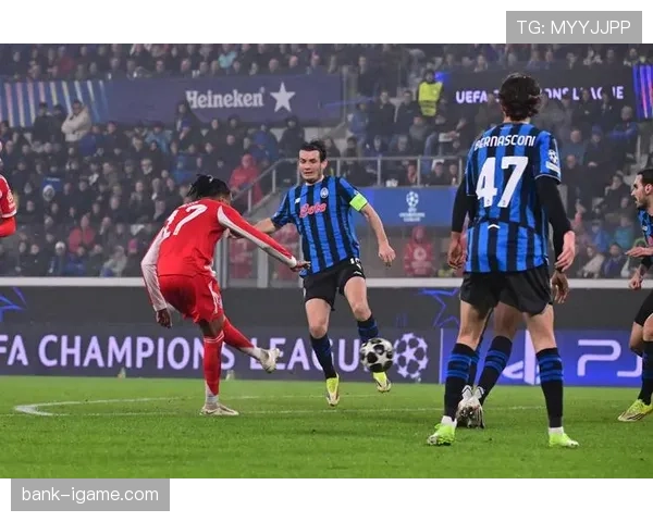 拜仁防守体系漏洞问题频现，近期表现波动对联赛稳定性形成影响。